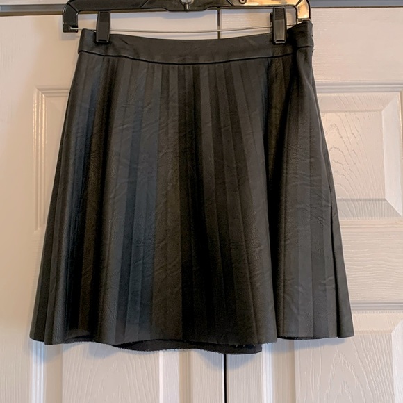 Cupcakes and Cashmere Cannes faux Leather Pleated Skirt, EUC - Picture 2 of 10